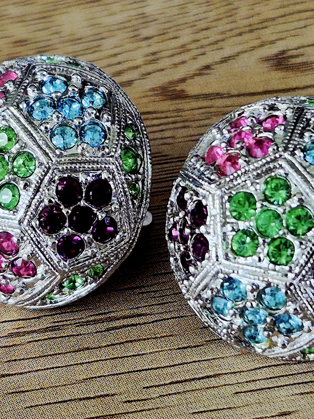 Vintage Dorlan Rhinstone Button Style Clip On Earrings Ounk Green Garnet Tones